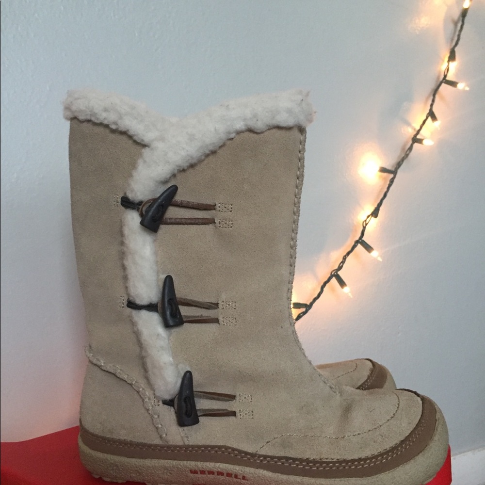 Girls size 4 Merrell winter boots 🎄 SALE
